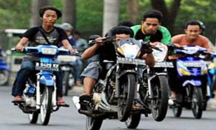 Segerombolan Anak Motor Yang Membuat Resah Masyarakat