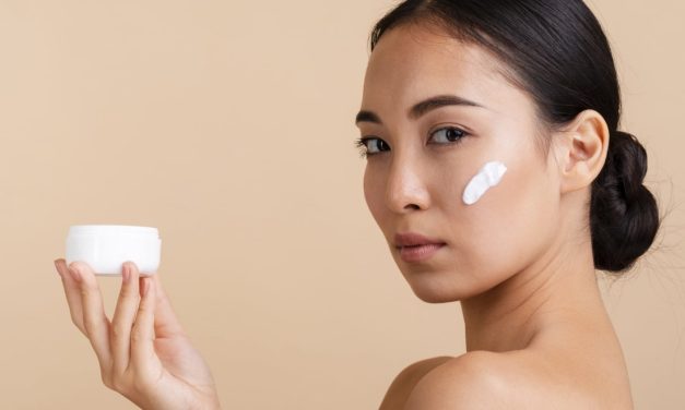 Hyaluronic Acid Aman Di Padukan Dengan Retinol