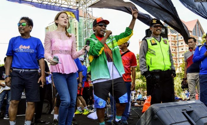 Penyanyi Biduan Yang Biasa Ada Di Kibotan