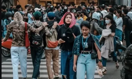 Style Fashion Dalam Mengekspresikan Diri Di Publik
