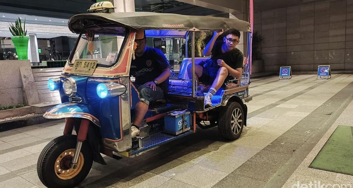 Transportasi Tuktuk Atau Kendaraan Umum Di Negara Thailand