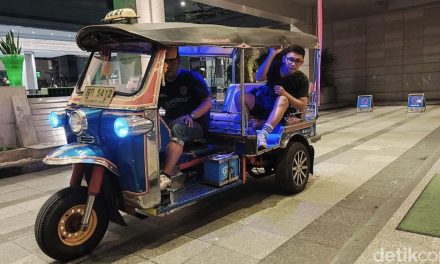 Transportasi Tuktuk Atau Kendaraan Umum Di Negara Thailand
