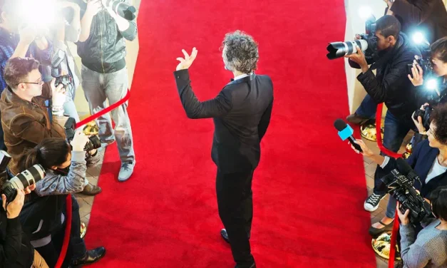 Bahasa Terkenal Atau Famous Di Tujukan Pada Seseorang