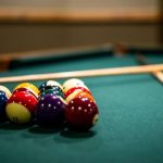 Olahraga Santai Billiard Dengan Sebuah Stik