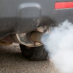Bagian Pengeluaran Asap Gas Kendaraan Di Knalpot