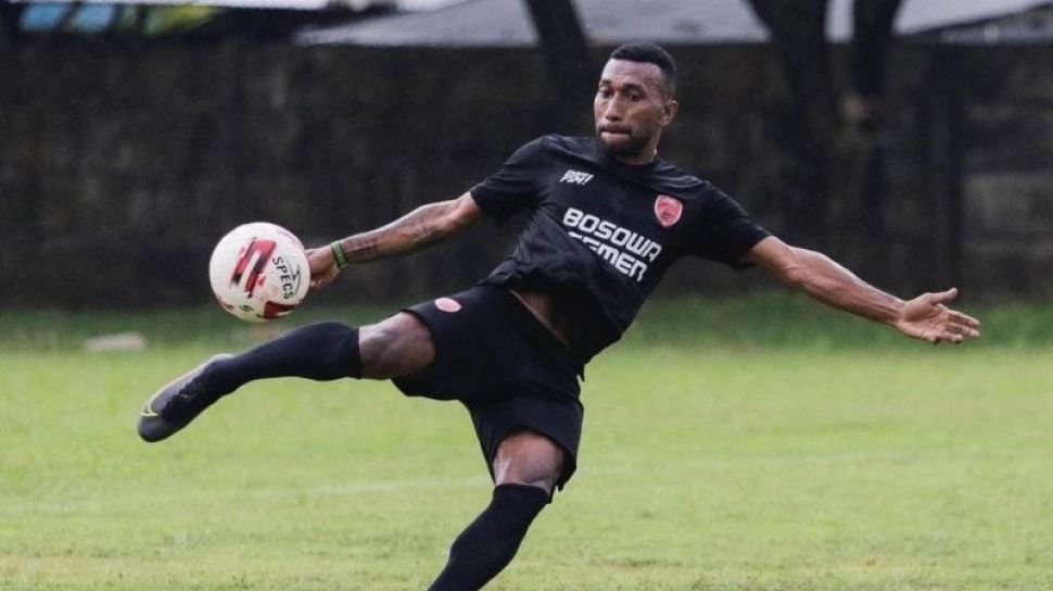 Penyerang Indonesia Dalam Sepak Bola Patrick Wanggai