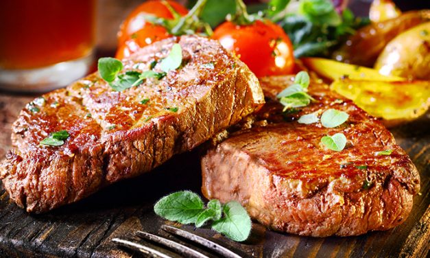 Hidangan Mewah Steak Pada Sebuah Menu Daging