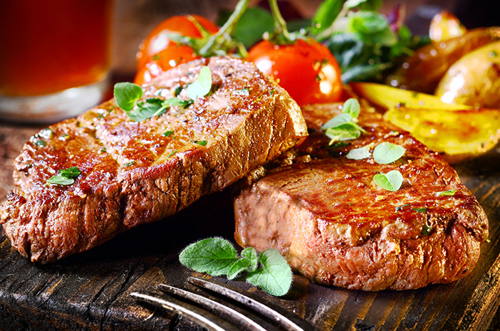 Hidangan Mewah Steak Pada Sebuah Menu Daging