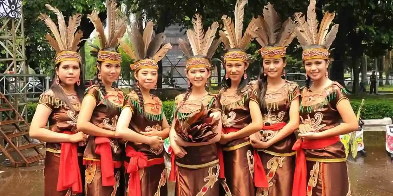 Kelompok Budaya Indonesia Salah Satunya Suku Dayak