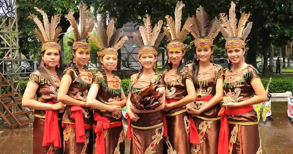 Kelompok Budaya Indonesia Salah Satunya Suku Dayak