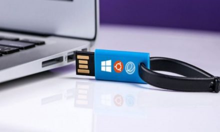 Perangkat Data Flashdisk Dalam Penyimpanan Aman