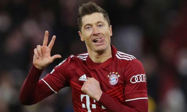 Pesepakbola Senior Lewandowski Dengan Skill Bermain