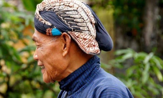 Pemakaian Kain Blangkon Dari Budaya Jawa