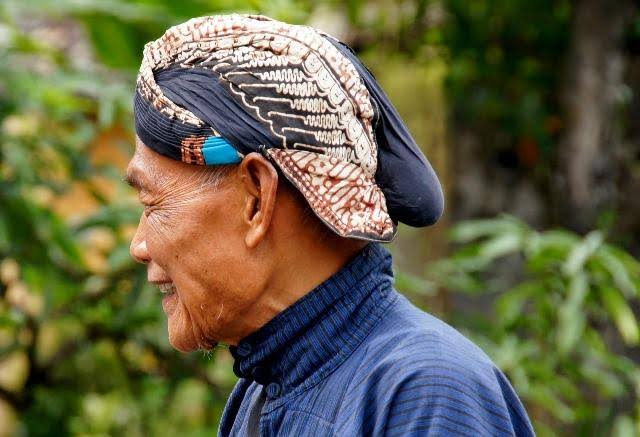 Pemakaian Kain Blangkon Dari Budaya Jawa
