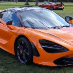 Kendaraan Mahal McLaren Dalam Sebuah Mobil