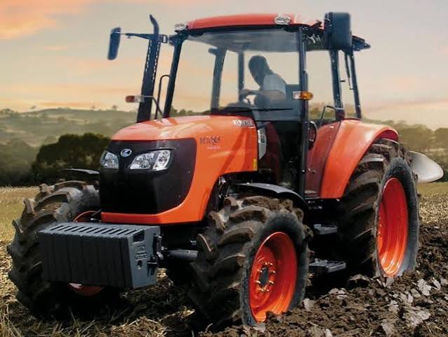Kendaraan Bermesin Traktor Untuk Pekerjaan Di Pertanian