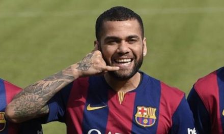 Seorang Pesepakbola Brasil Yaitu Dani Alves