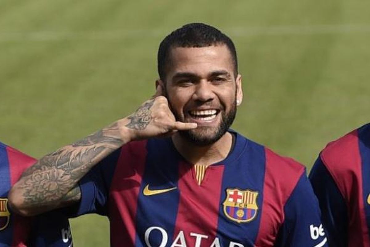 Seorang Pesepakbola Brasil Yaitu Dani Alves