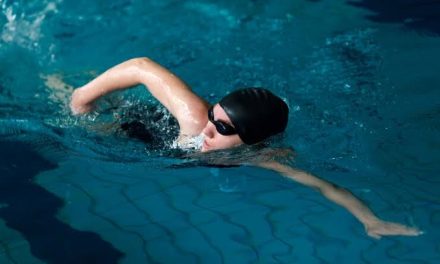 Olahraga Santai Air Berenang Dengan Teknik Yang Benar