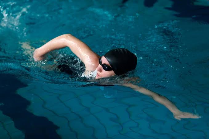 Olahraga Santai Air Berenang Dengan Teknik Yang Benar